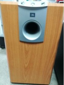 Altavoz JBL Averiado